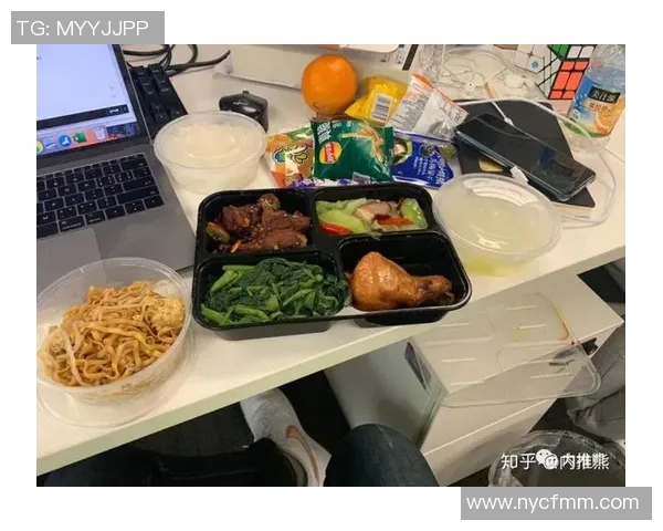 足球明星享用盒饭的真实瞬间展现了他们生活中的另一面 足球明星享用盒饭的真实瞬间展现了他们生活中的另一面