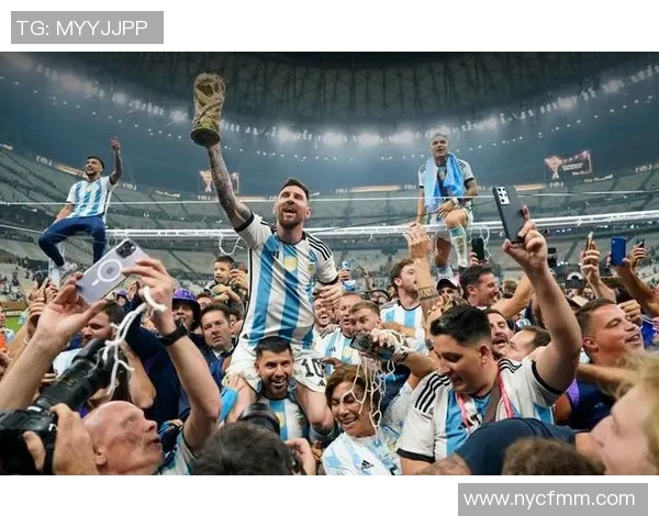 2022年全球最受欢迎的足球明星盘点与精彩瞬间回顾