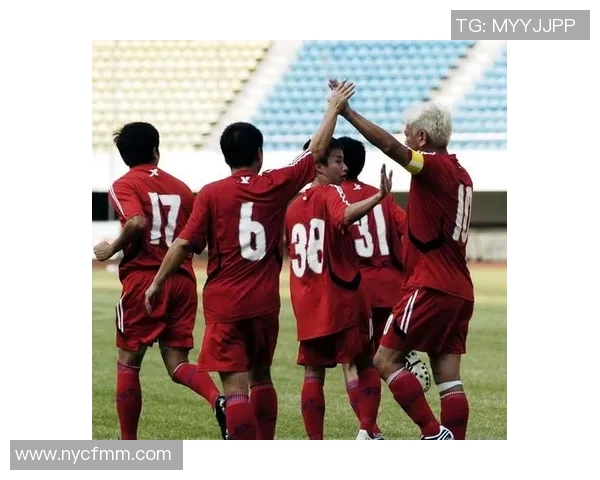 香港足球明星队在玉林热情开赛展现球技与团结精神